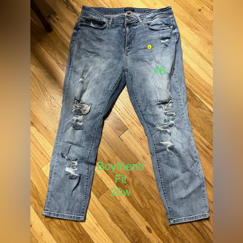 Judy blue jeans barely worn. Like new $18 each pair